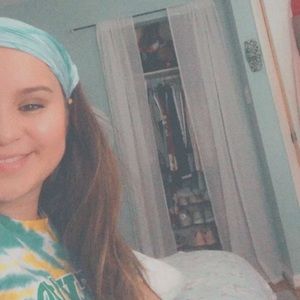 Meet your Posher, Cesia